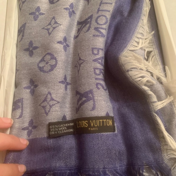 Scarf - Picture 3 of 4